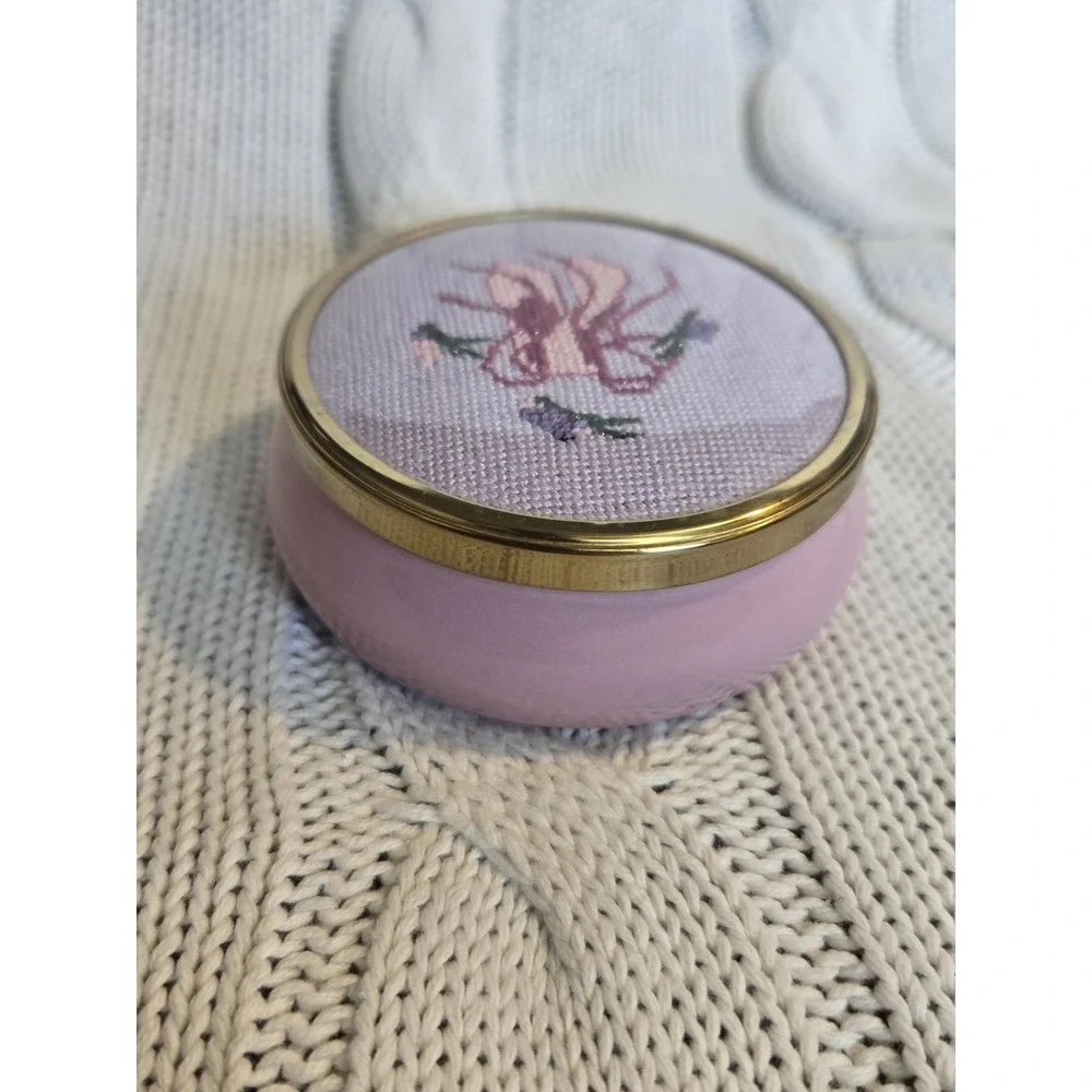 Vintage Framecraft England Pink Trinket Box Embroidered Floral Lid Jewelry Box